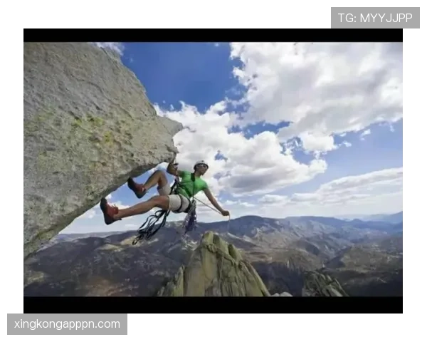 看亚历克斯·摩根打完球回家是啥画风，豪宅里的平常日子比赛场还精彩吧？